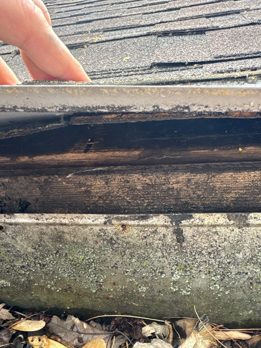Commercial Roof Maintenance Plan: What It Covers for Mohawk Crossing Buildings